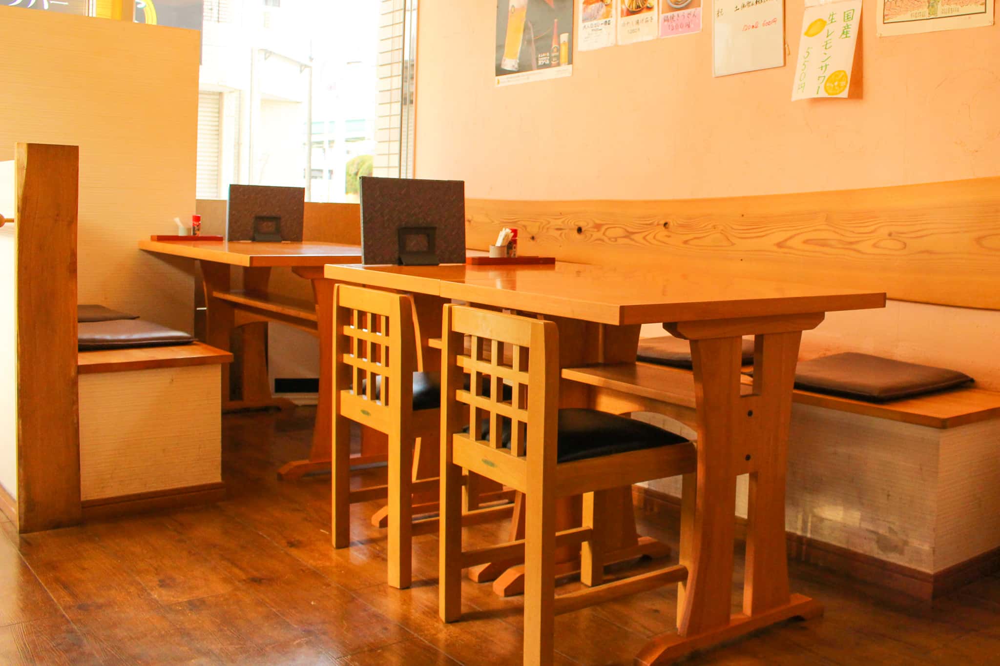 テーブル席
